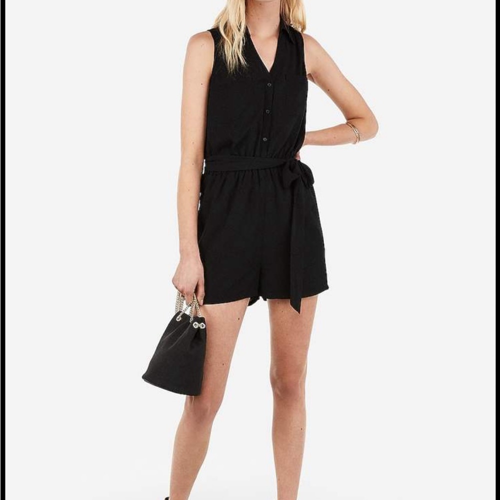 🖤NWT Express Portafino Black Sleeveless Romper Shorts Tie Waist